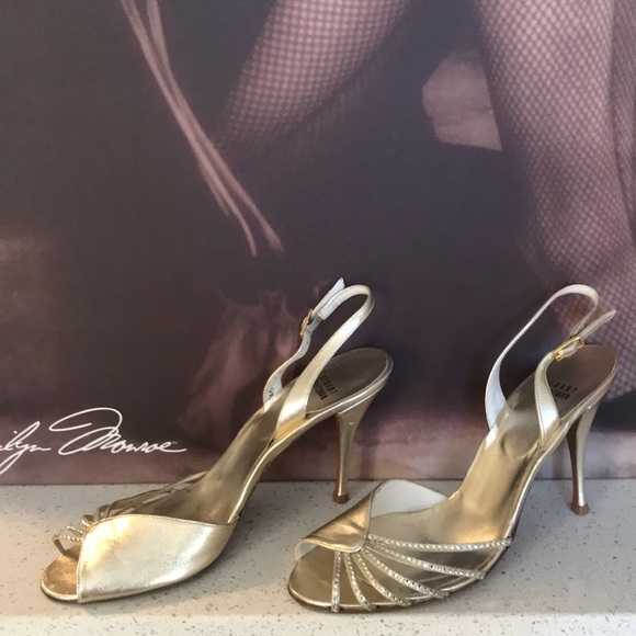 Stuart Weitzman Shoes - Stuart Weitzman Holiday Heels 👠
